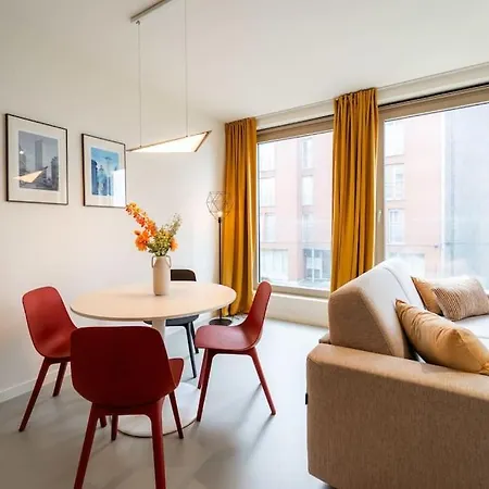 Apartment Chic 2-bedroom Haven In *