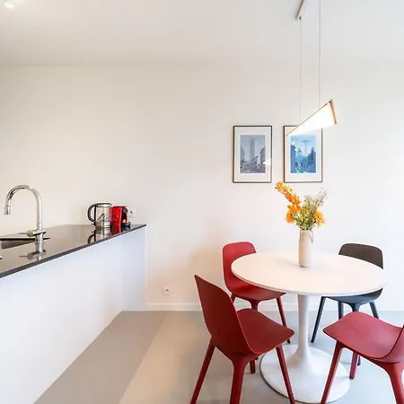 Chic 2-bedroom Haven In Antwerp