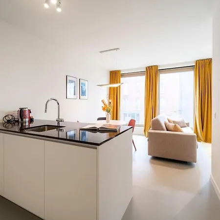 Chic 2-bedroom Haven In *