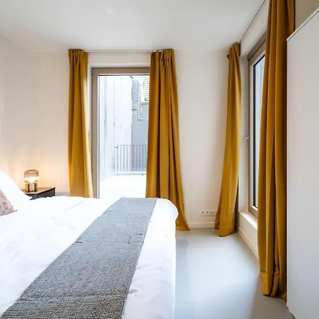Chic 2-bedroom Haven In Antwerp