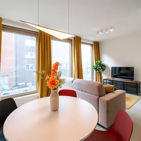 Chic 2-bedroom Haven In Apartment