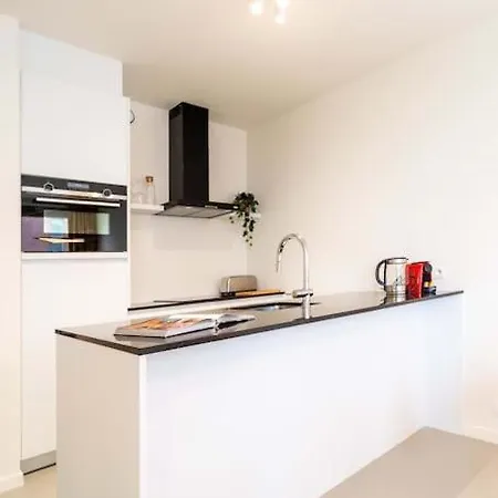 Chic 2-bedroom Haven In Apartment *