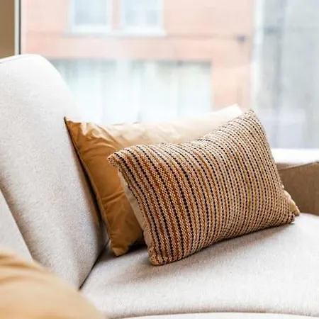 Chic 2-bedroom Haven In *